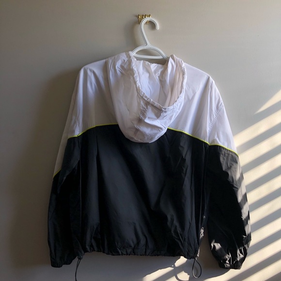 garage windbreaker - Picture 2 of 2